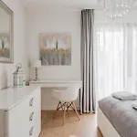 Rentplanet - Apartament Partynice * Wrocław