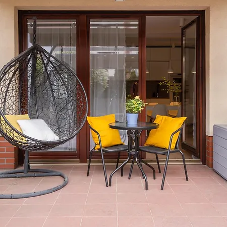 Rentplanet - Apartament Partynice *