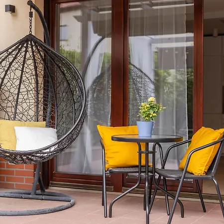 Rentplanet - Apartament Partynice *