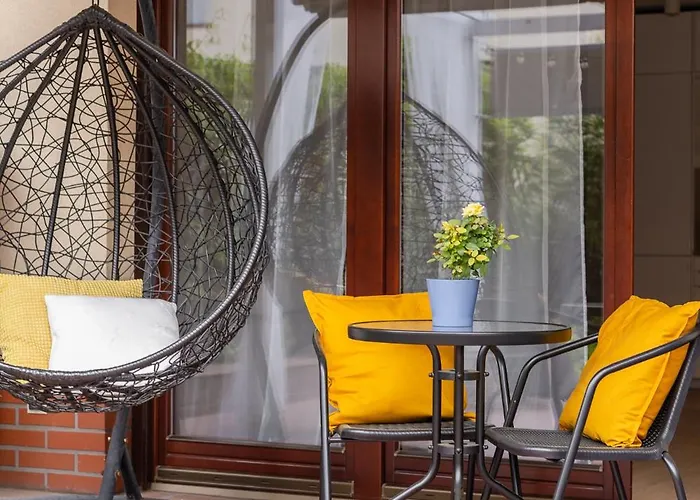 Rentplanet - Apartament Partynice *